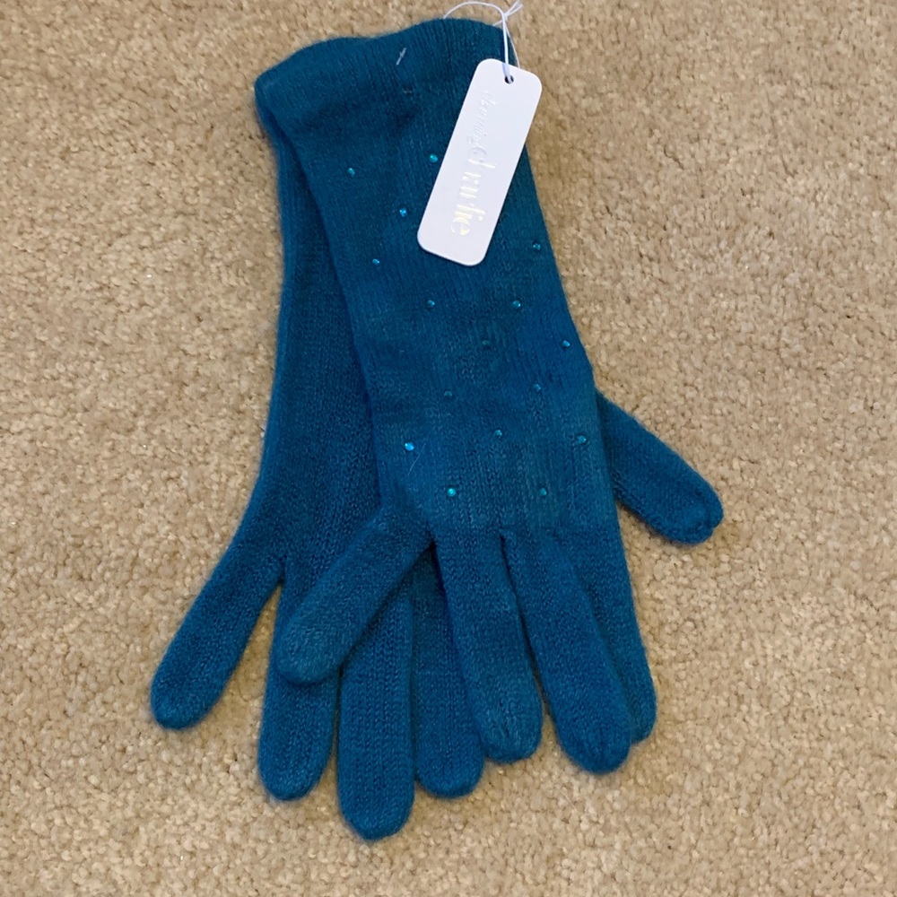 NWT gloves